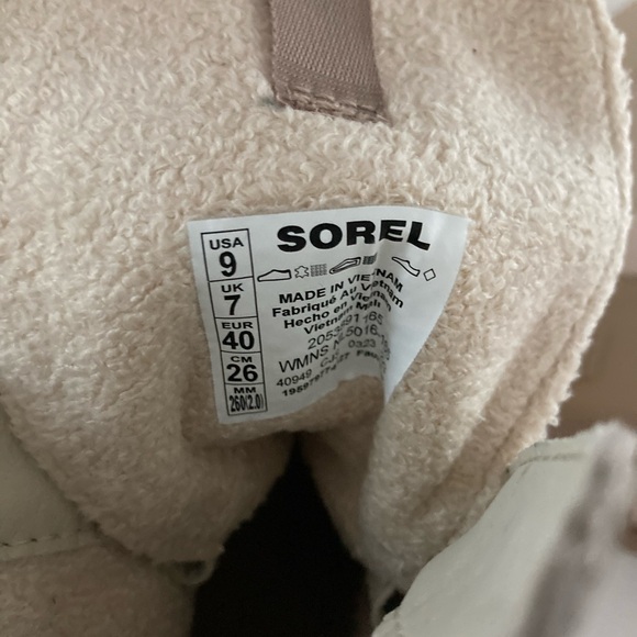 New Sorel Bleached Ceramic Patent Leather Waterproof Combat Boots size 9 - Picture 14 of 15